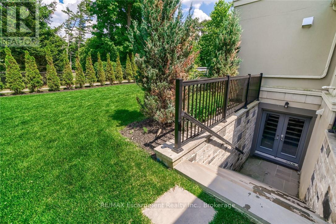 21 Lambert Common, Oakville, Ontario  L6K 0H6 - Photo 41 - W12360522