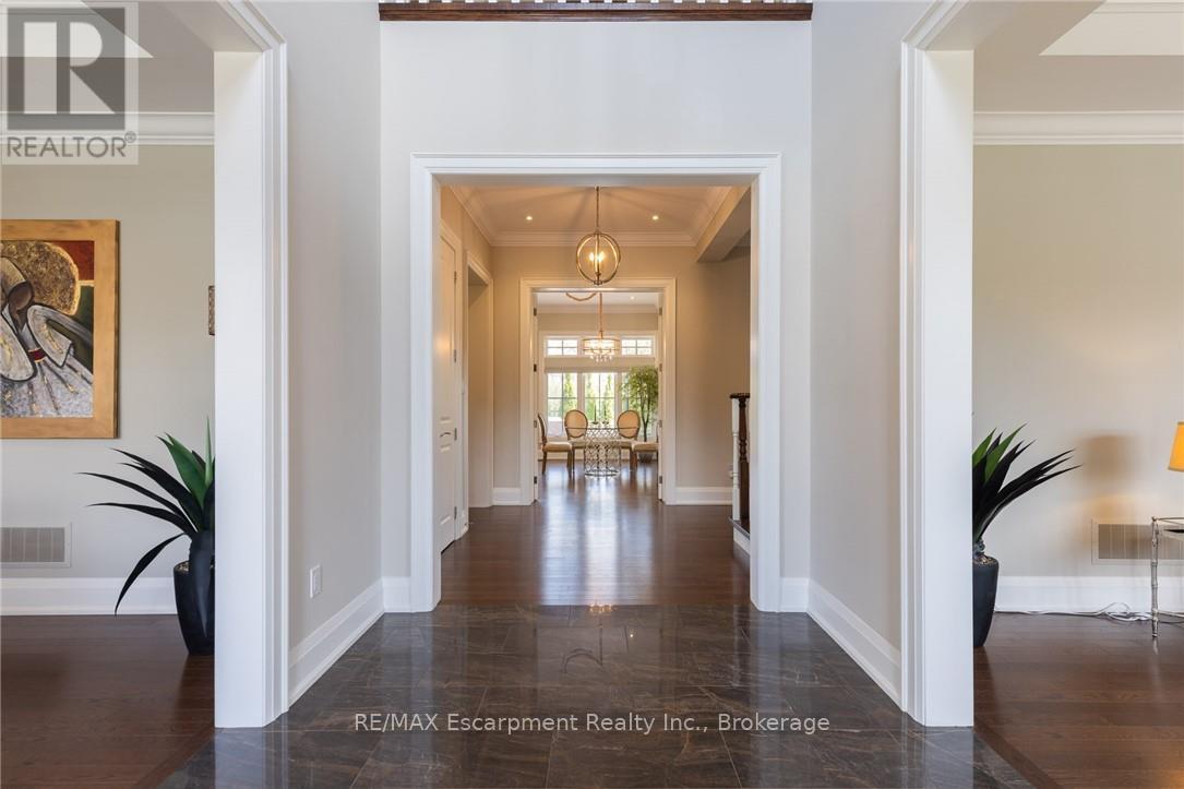 21 Lambert Common, Oakville, Ontario  L6K 0H6 - Photo 8 - W12360522