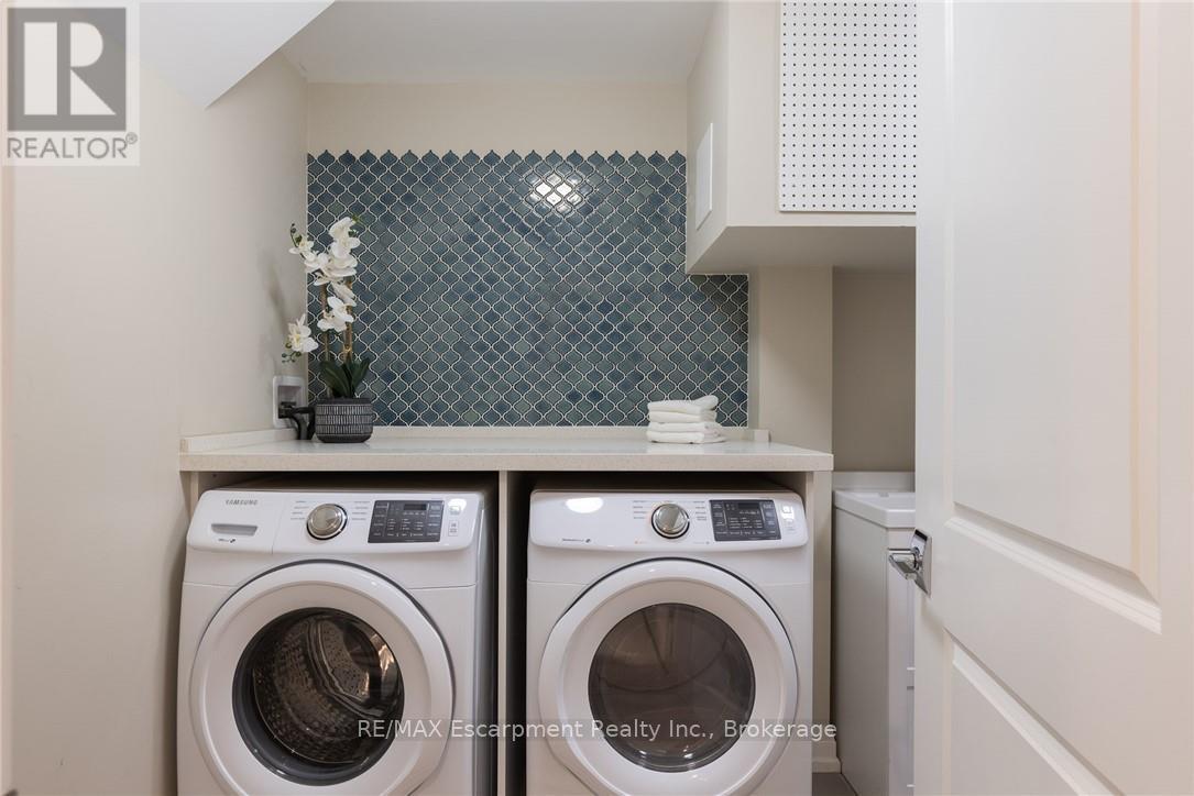 21 Lambert Common, Oakville, Ontario  L6K 0H6 - Photo 40 - W12360522