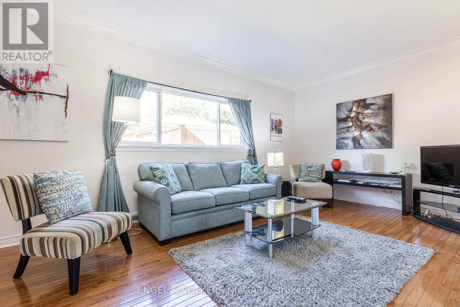 5969 Gladstone Street W, Niagara Falls, Ontario L2G 1W7 - Photo 8 - X12592600