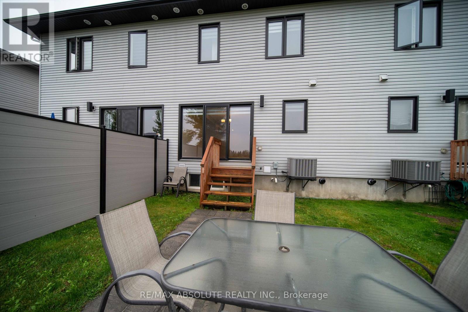 287 Belfort Street, Russell, Ontario  K0A 1W0 - Photo 25 - X12591778