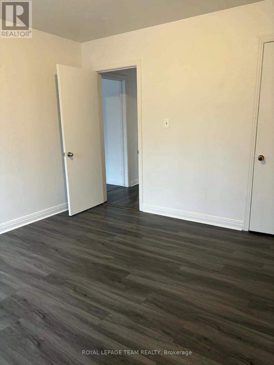 3 - 187 Bradley Avenue, Ottawa, Ontario K1L 7E1 - Photo 10 - X12592050