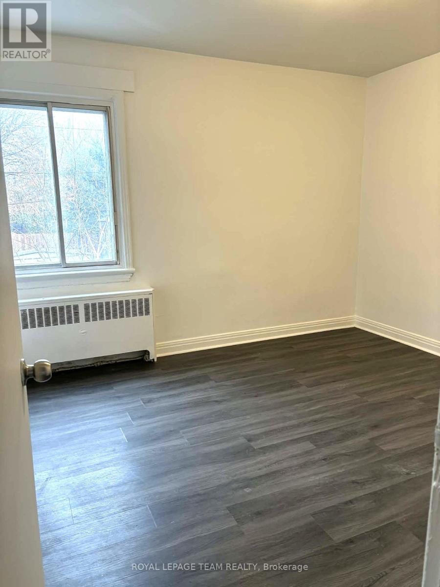 3 - 187 Bradley Avenue, Ottawa, Ontario K1L 7E1 - Photo 14 - X12592050