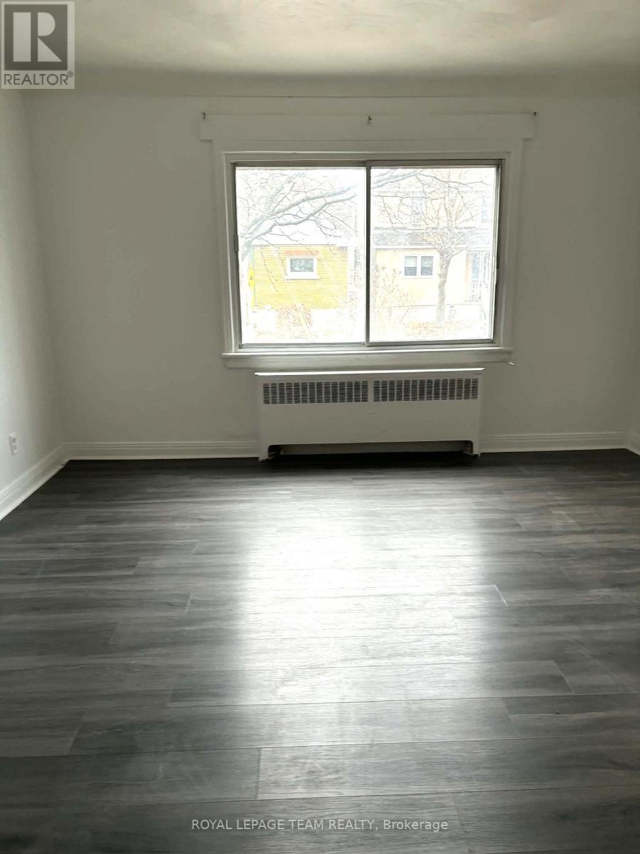 3 - 187 Bradley Avenue, Ottawa, Ontario K1L 7E1 - Photo 6 - X12592050