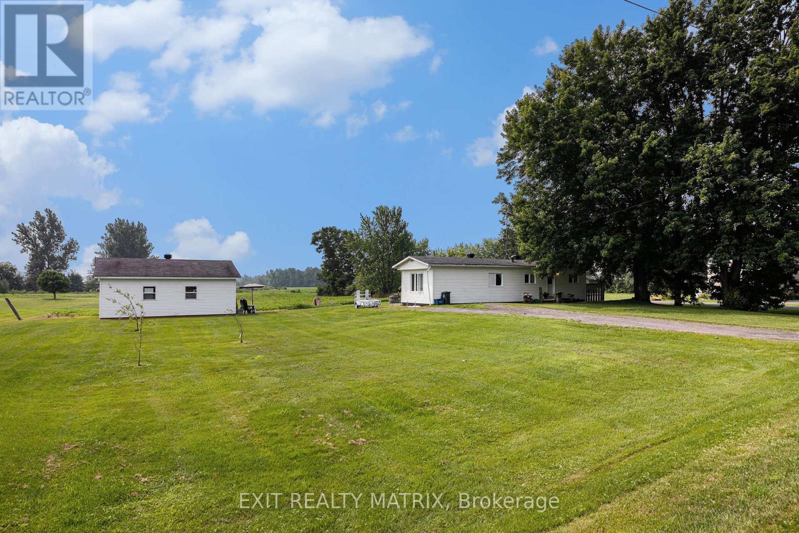 870 Concession 1 Road, Alfred And Plantagenet, Ontario K0B 1L0 - Photo 24 - X12592062