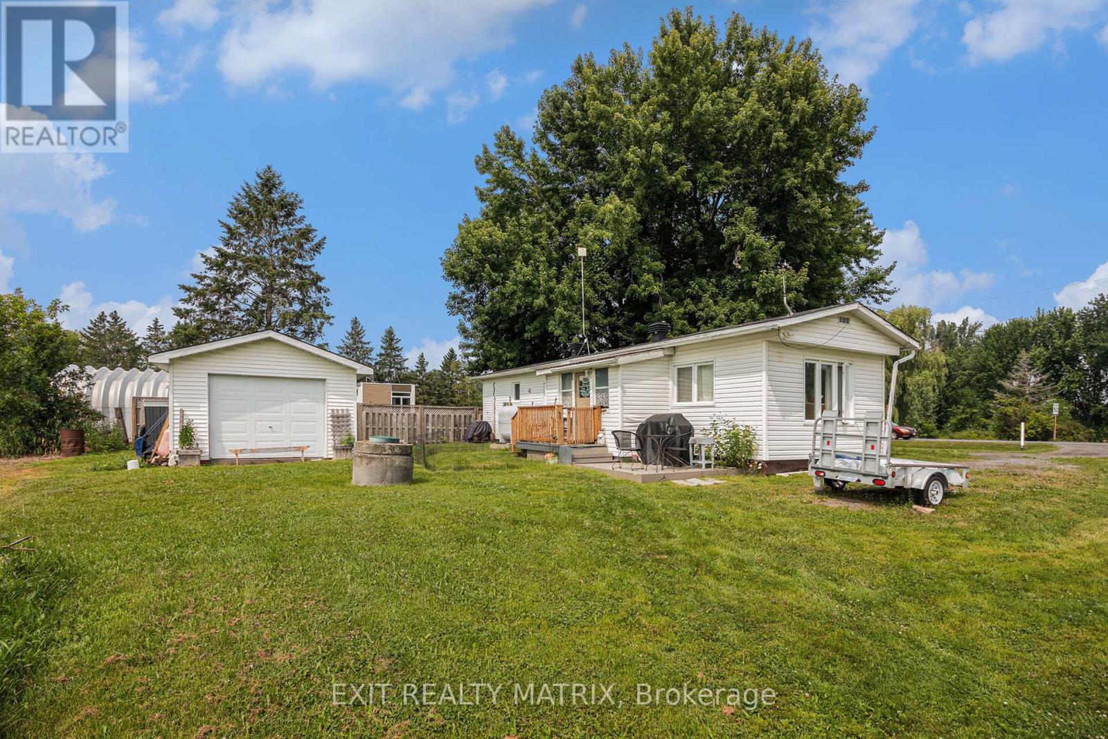 870 Concession 1 Road, Alfred And Plantagenet, Ontario K0B 1L0 - Photo 21 - X12592062