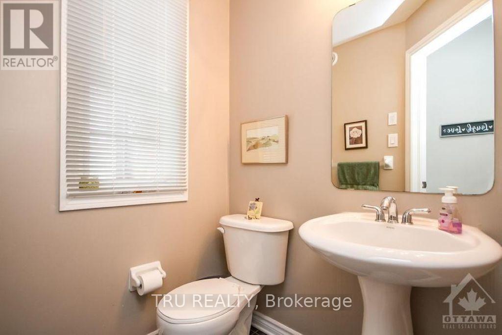 161 Tandalee Crescent, Ottawa, Ontario  K2M 0A2 - Photo 12 - X12592160