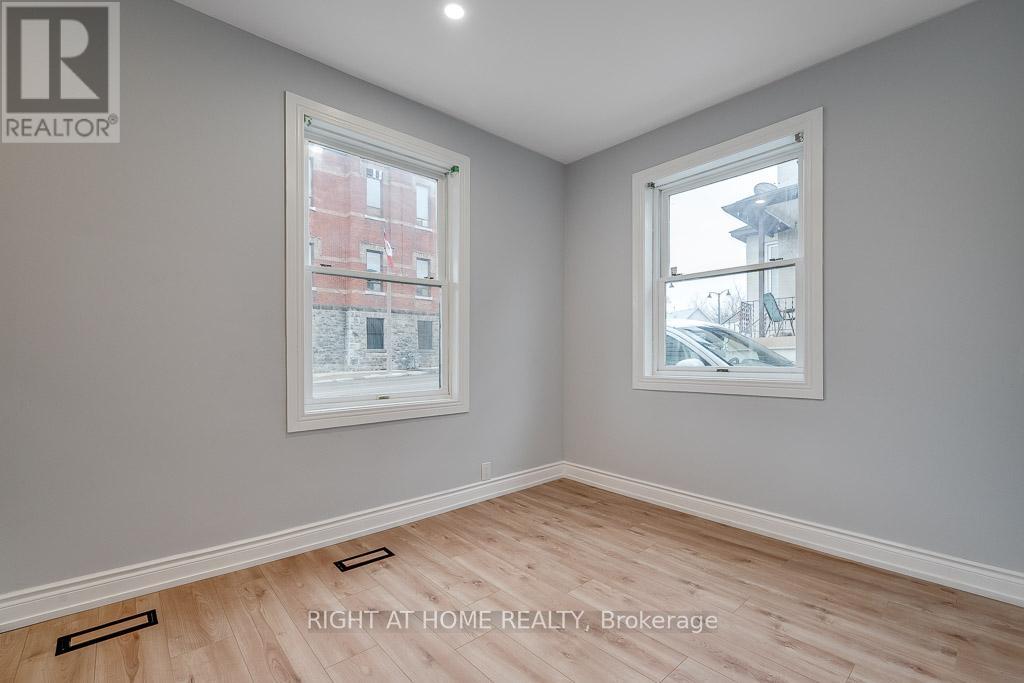 97 Madawaska Street, Arnprior, Ontario K7S 1S2 - Photo 8 - X12591896