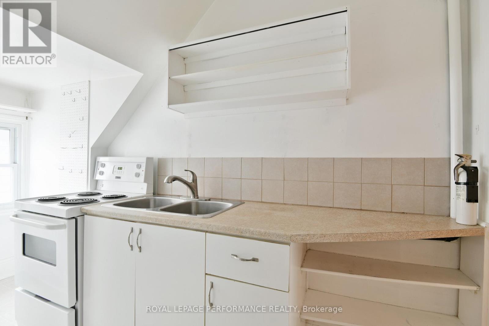 66 Delaware Avenue, Ottawa, Ontario K2P 0Z3 - Photo 41 - X12592248