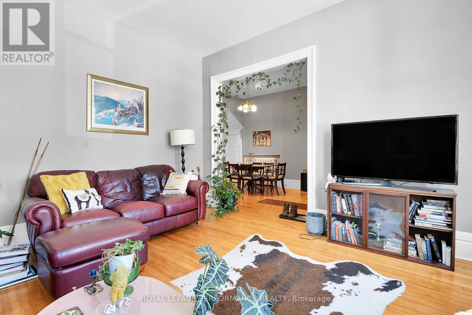 66 Delaware Avenue, Ottawa, Ontario K2P 0Z3 - Photo 5 - X12592248