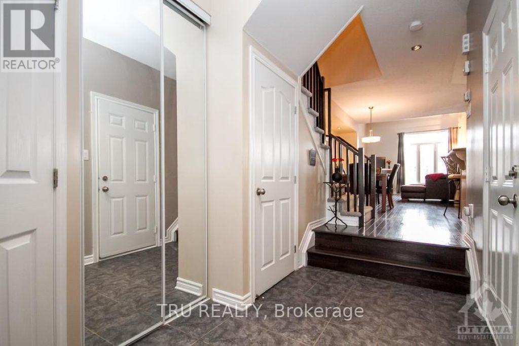 161 Tandalee Crescent, Ottawa, Ontario  K2M 0A2 - Photo 4 - X12592160