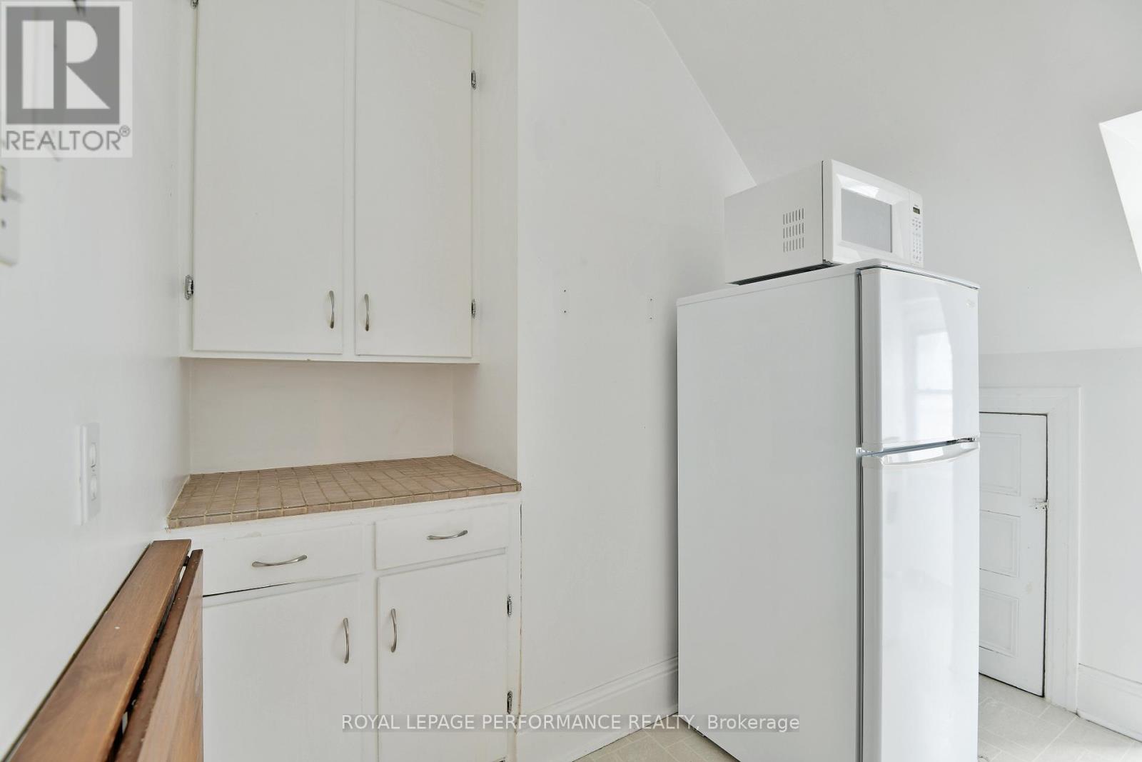 66 Delaware Avenue, Ottawa, Ontario K2P 0Z3 - Photo 42 - X12592248