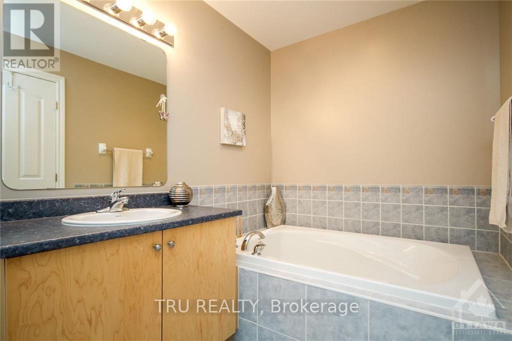 161 Tandalee Crescent, Ottawa, Ontario  K2M 0A2 - Photo 21 - X12592160