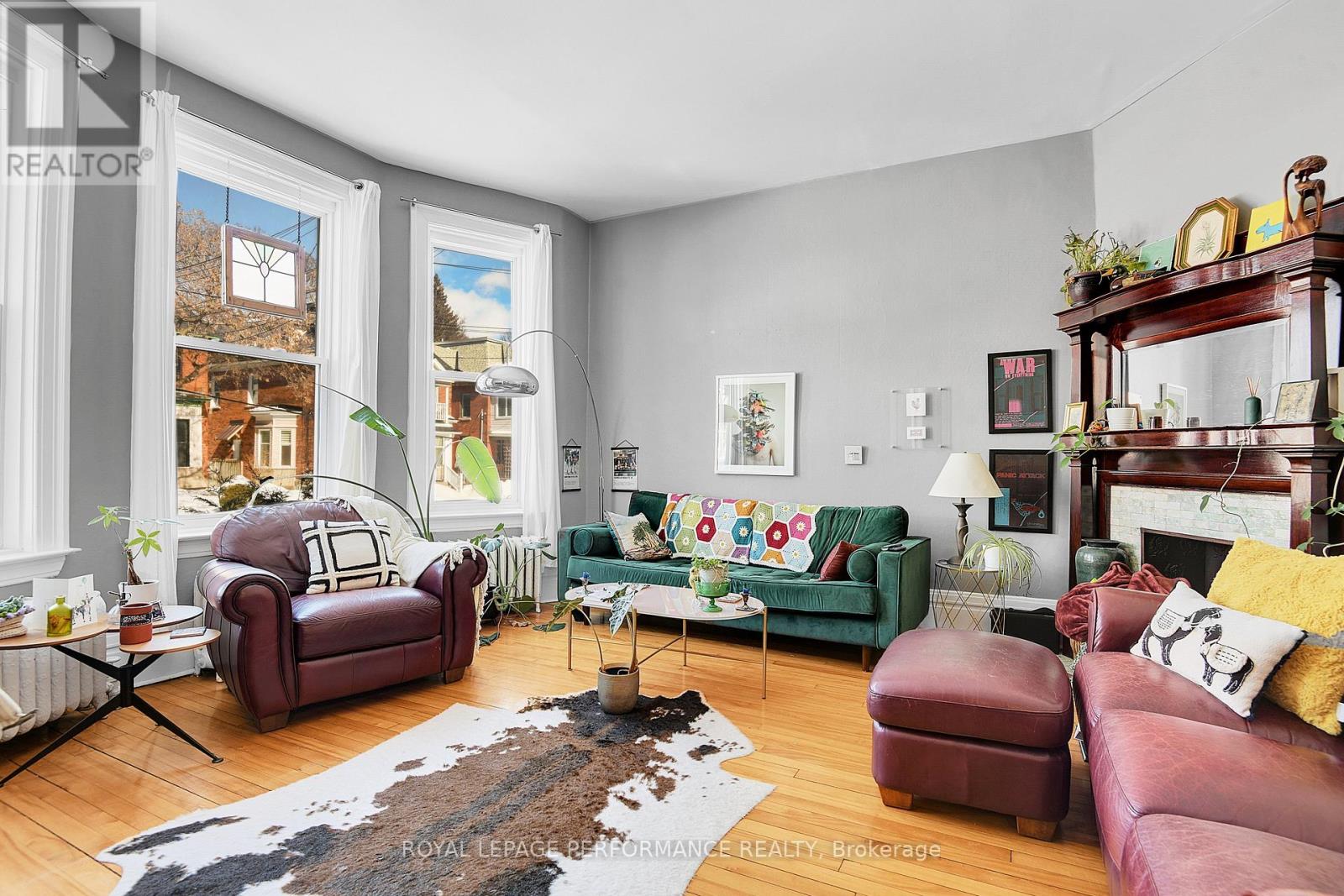 66 Delaware Avenue, Ottawa, Ontario K2P 0Z3 - Photo 4 - X12592248