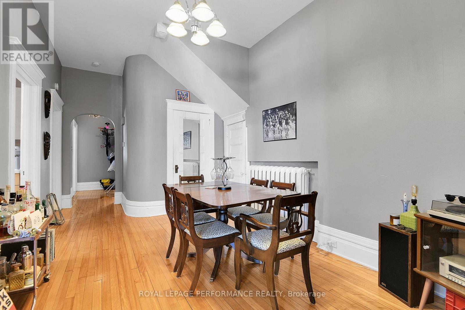 66 Delaware Avenue, Ottawa, Ontario K2P 0Z3 - Photo 7 - X12592248