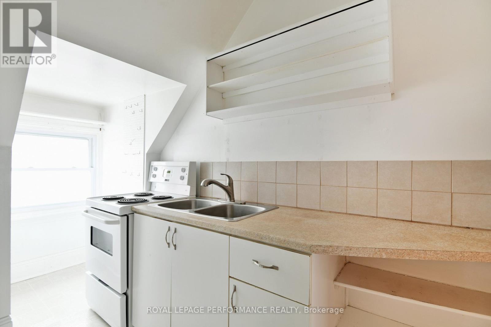 66 Delaware Avenue, Ottawa, Ontario K2P 0Z3 - Photo 40 - X12592248