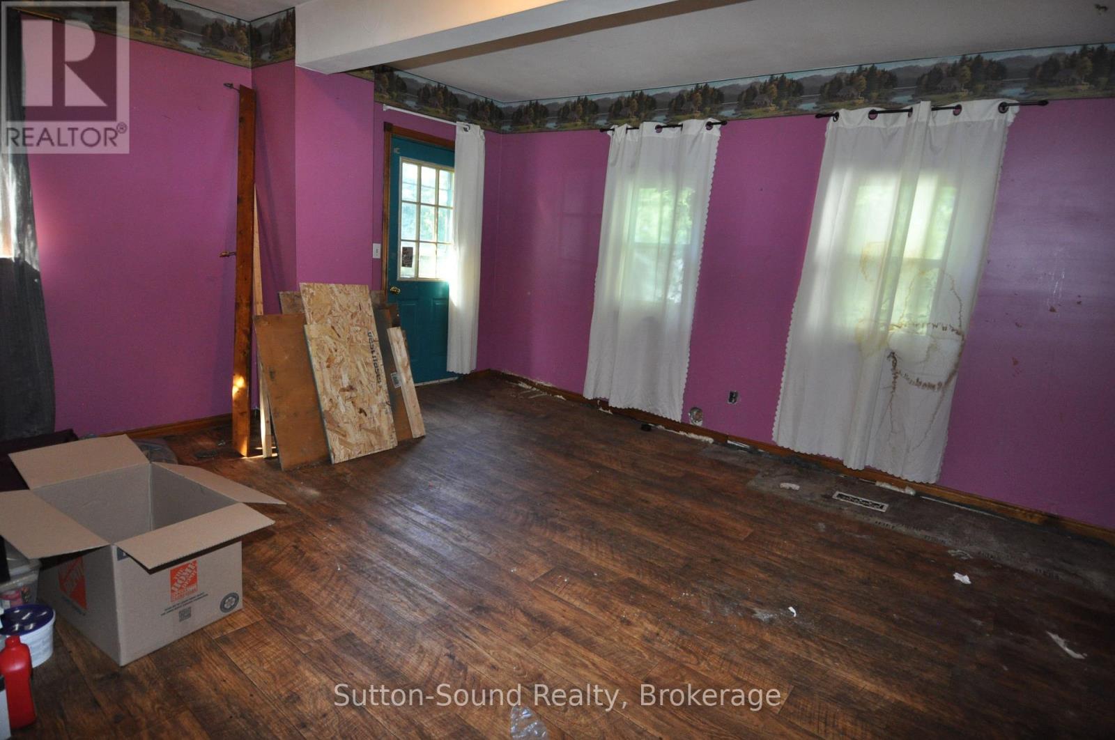 758016 Girl Guide Road, Georgian Bluffs, Ontario N4K 5N7 - Photo 15 - X12414442