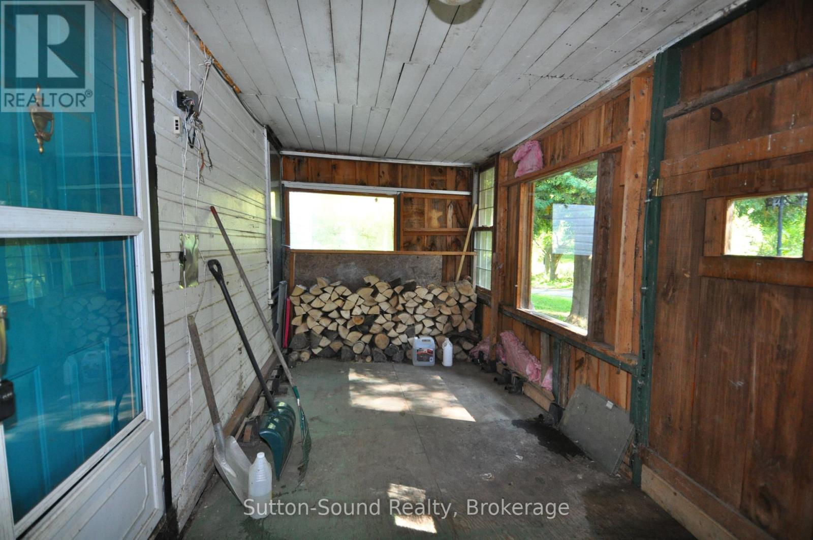 758016 Girl Guide Road, Georgian Bluffs, Ontario N4K 5N7 - Photo 14 - X12414442