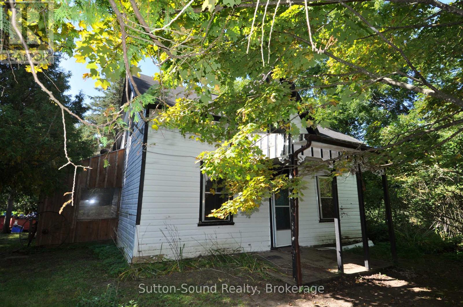 758016 Girl Guide Road, Georgian Bluffs, Ontario N4K 5N7 - Photo 30 - X12414442