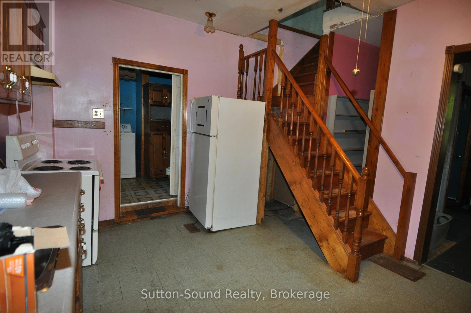 758016 Girl Guide Road, Georgian Bluffs, Ontario N4K 5N7 - Photo 16 - X12414442