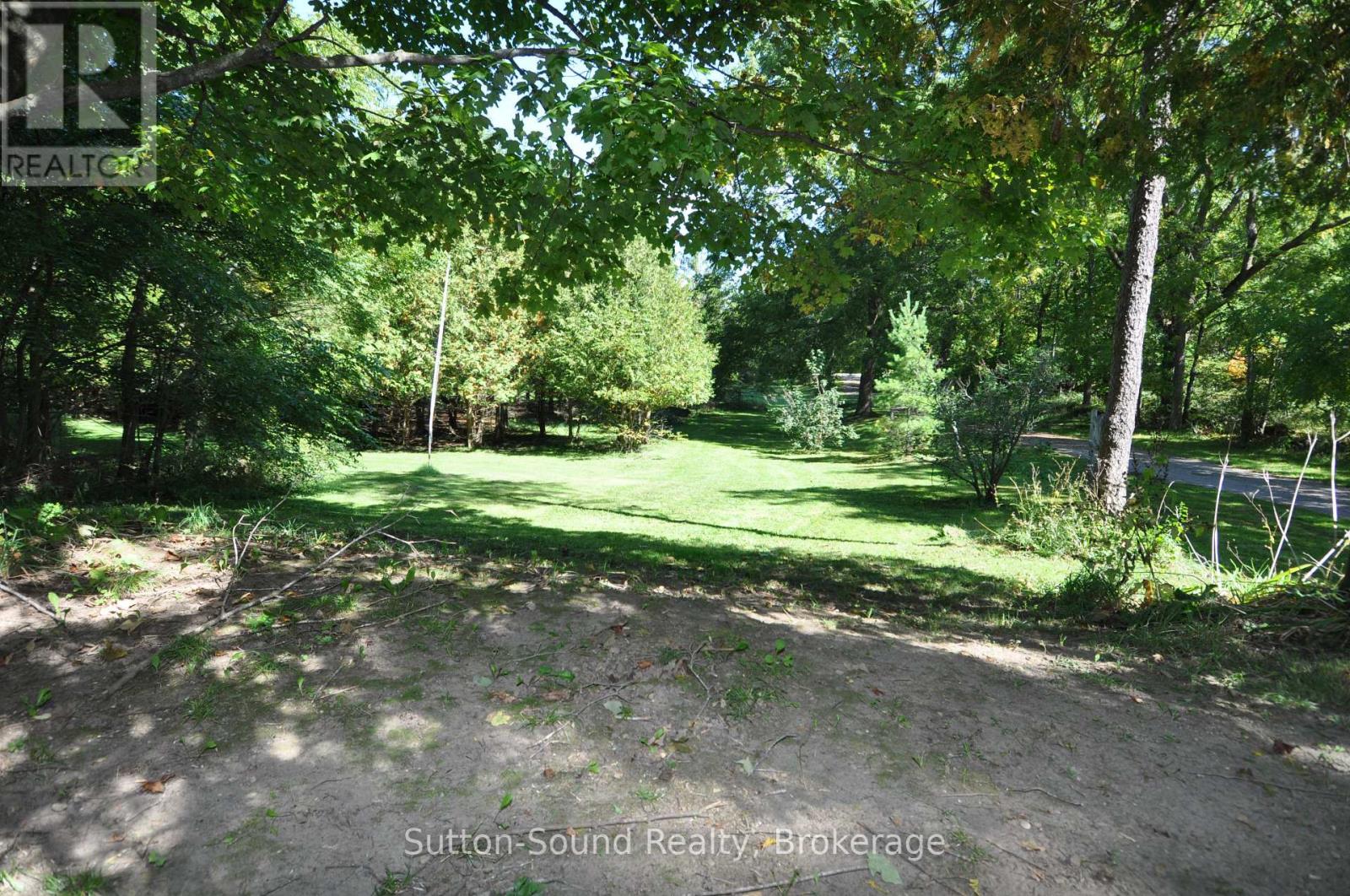 758016 Girl Guide Road, Georgian Bluffs, Ontario N4K 5N7 - Photo 10 - X12414442