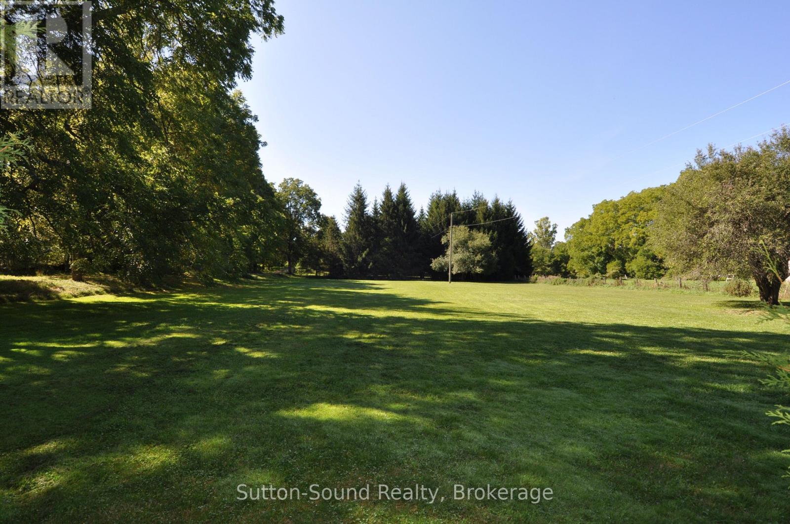 758016 Girl Guide Road, Georgian Bluffs, Ontario N4K 5N7 - Photo 2 - X12414442