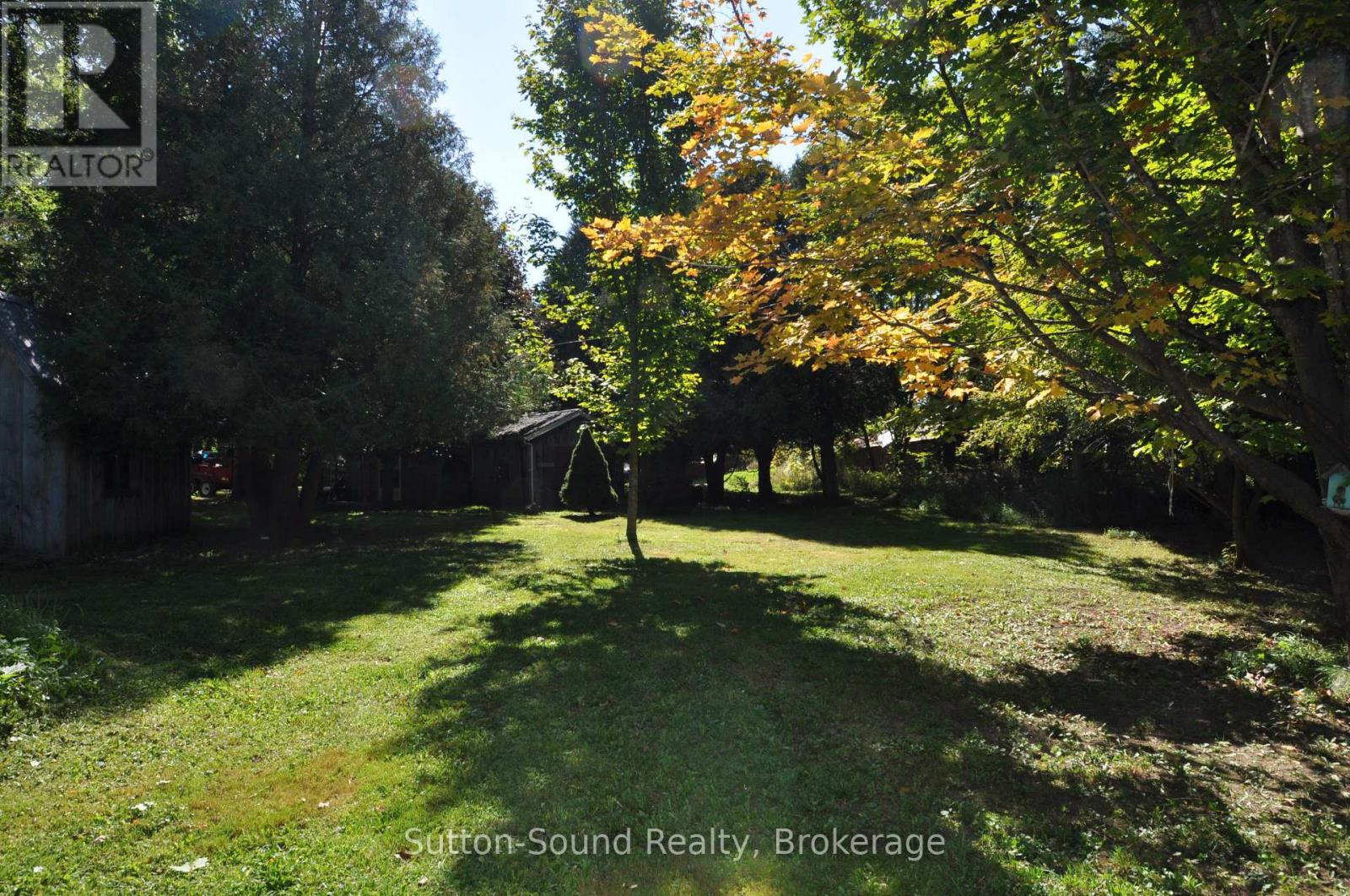 758016 Girl Guide Road, Georgian Bluffs, Ontario N4K 5N7 - Photo 34 - X12414442