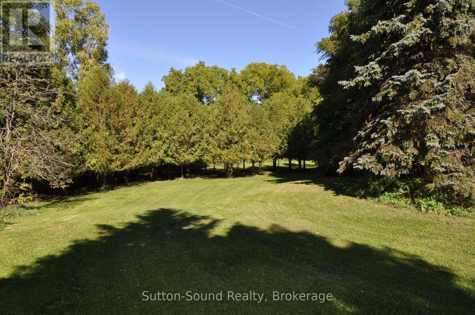 758016 Girl Guide Road, Georgian Bluffs, Ontario N4K 5N7 - Photo 5 - X12414442