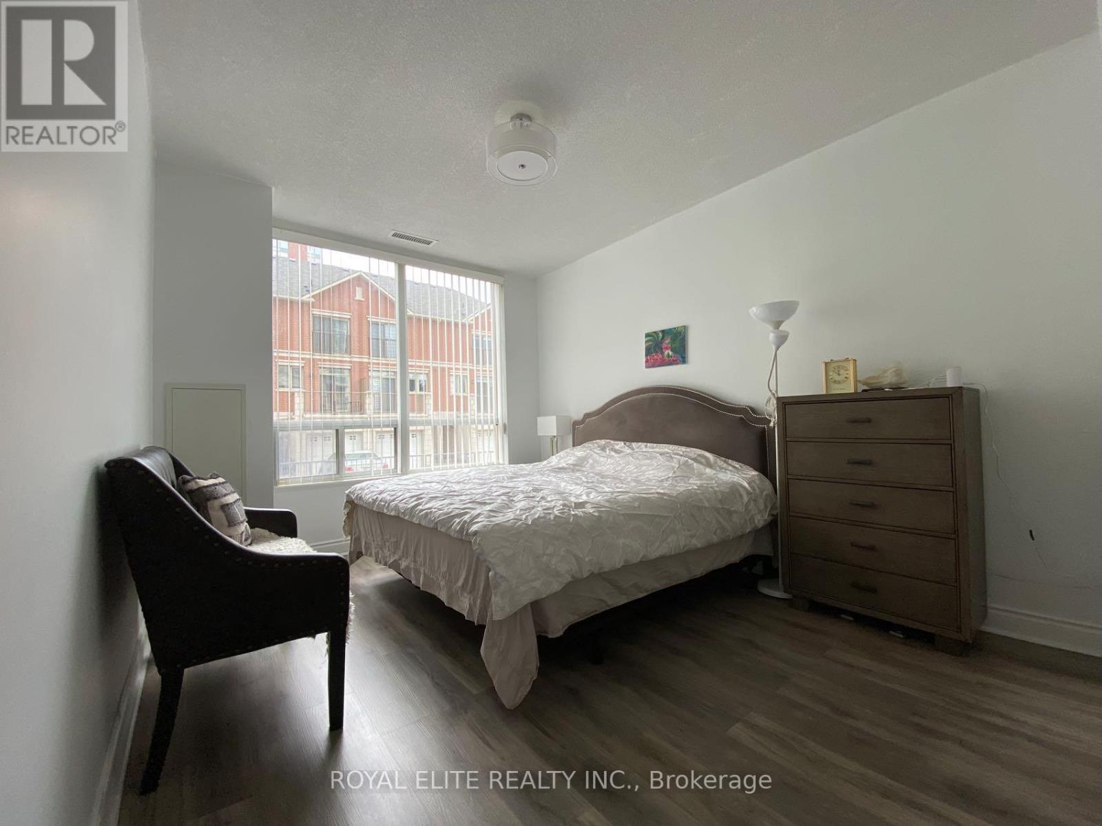 102 - 39 Galleria Parkway, Markham, Ontario L3T 0A6 - Photo 5 - N12592616