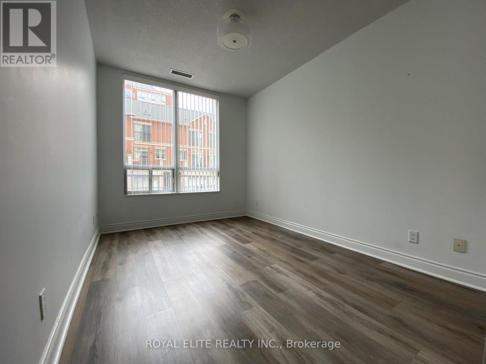 102 - 39 Galleria Parkway, Markham, Ontario L3T 0A6 - Photo 7 - N12592616