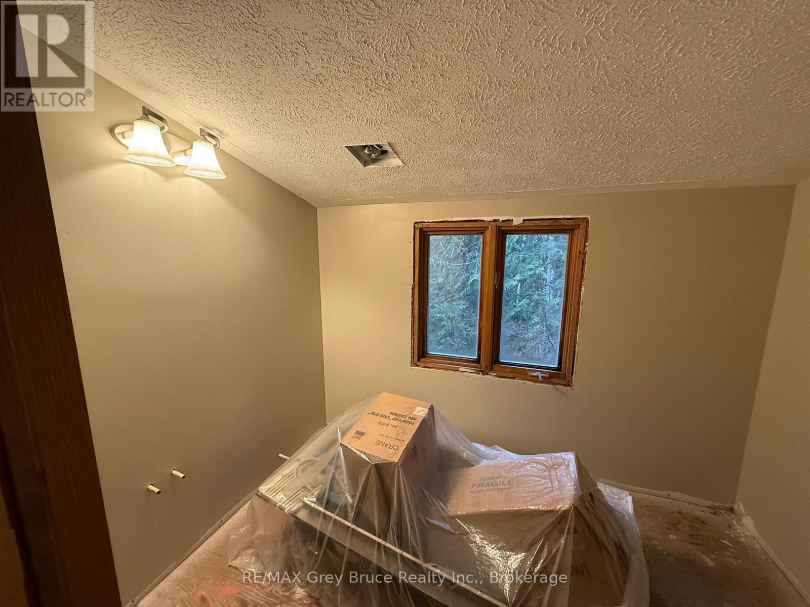 210 Cape Hurd Road, Northern Bruce Peninsula, Ontario  N0H 2R0 - Photo 11 - X12592076