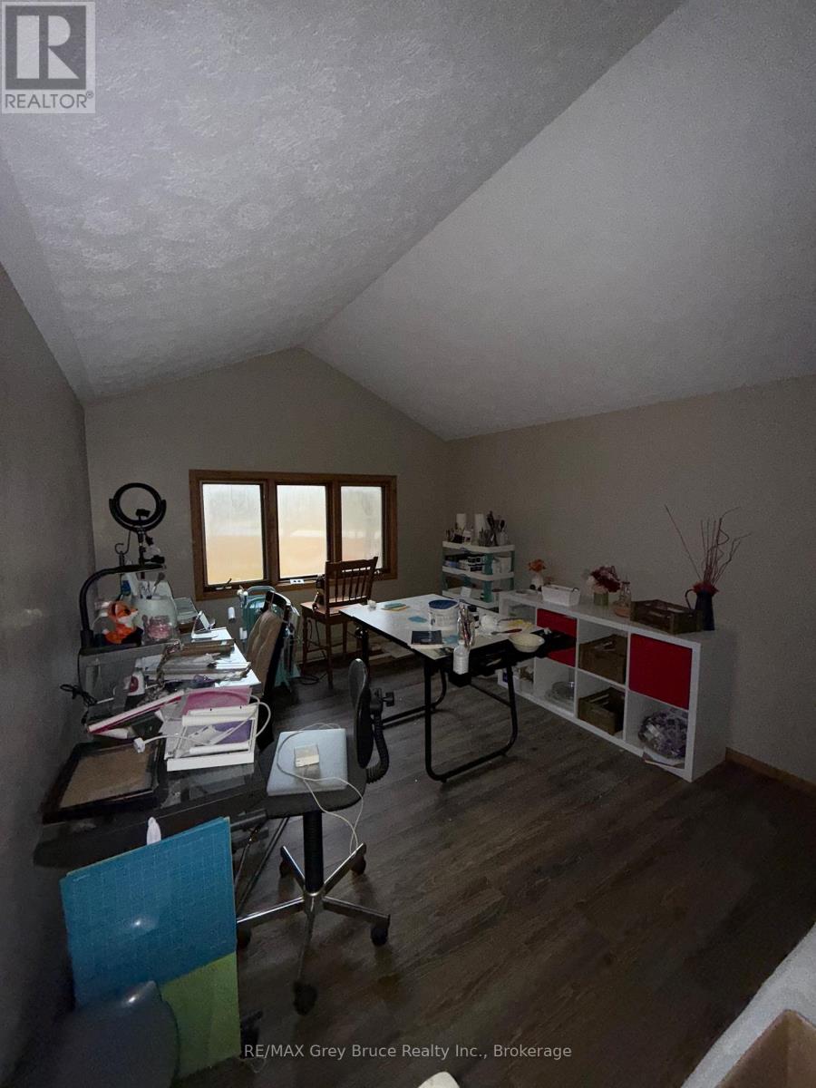 210 Cape Hurd Road, Northern Bruce Peninsula, Ontario  N0H 2R0 - Photo 12 - X12592076