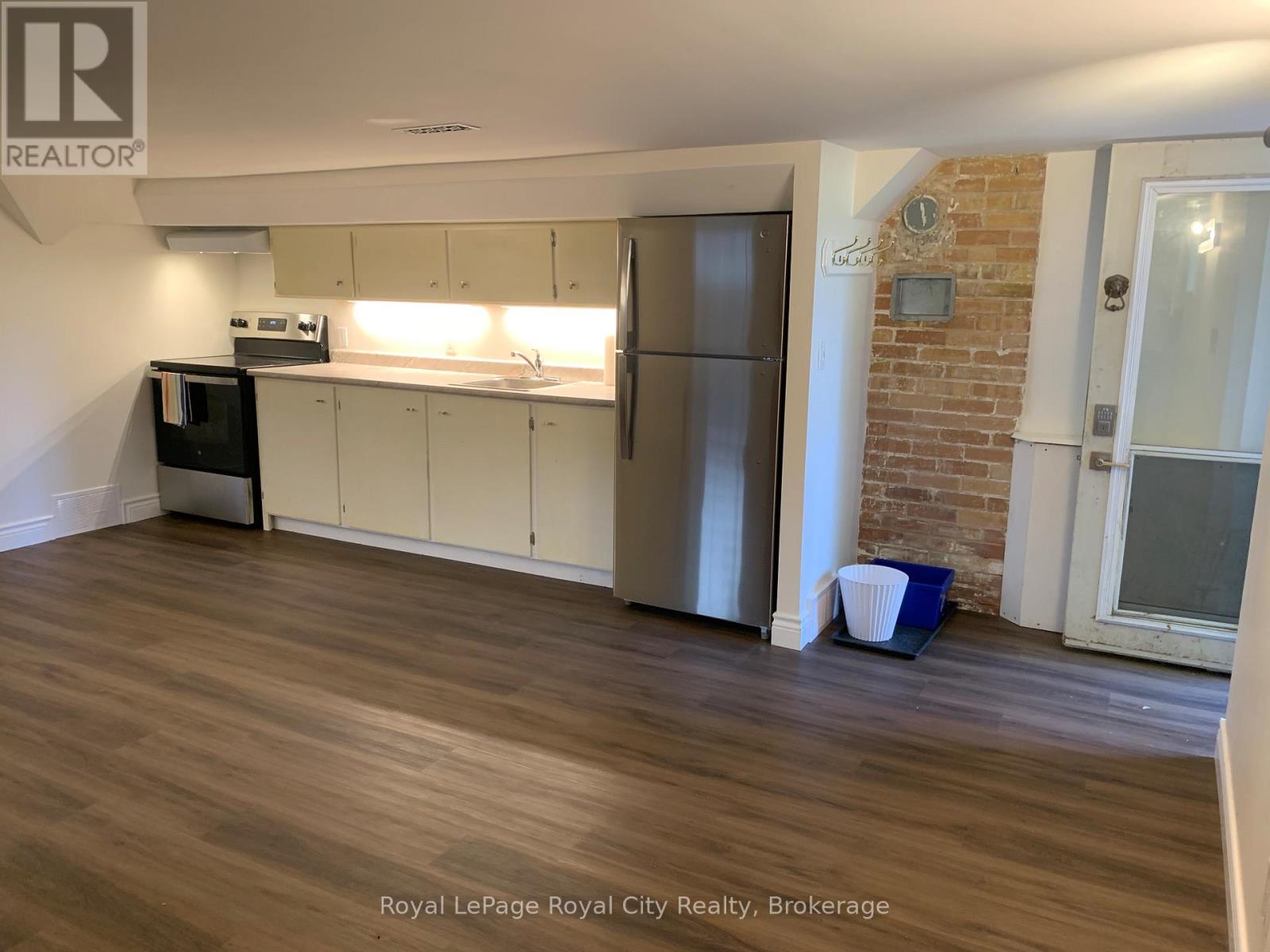 D - 28 Arthur Street N, Guelph, Ontario  N1E 4T8 - Photo 3 - X12592138