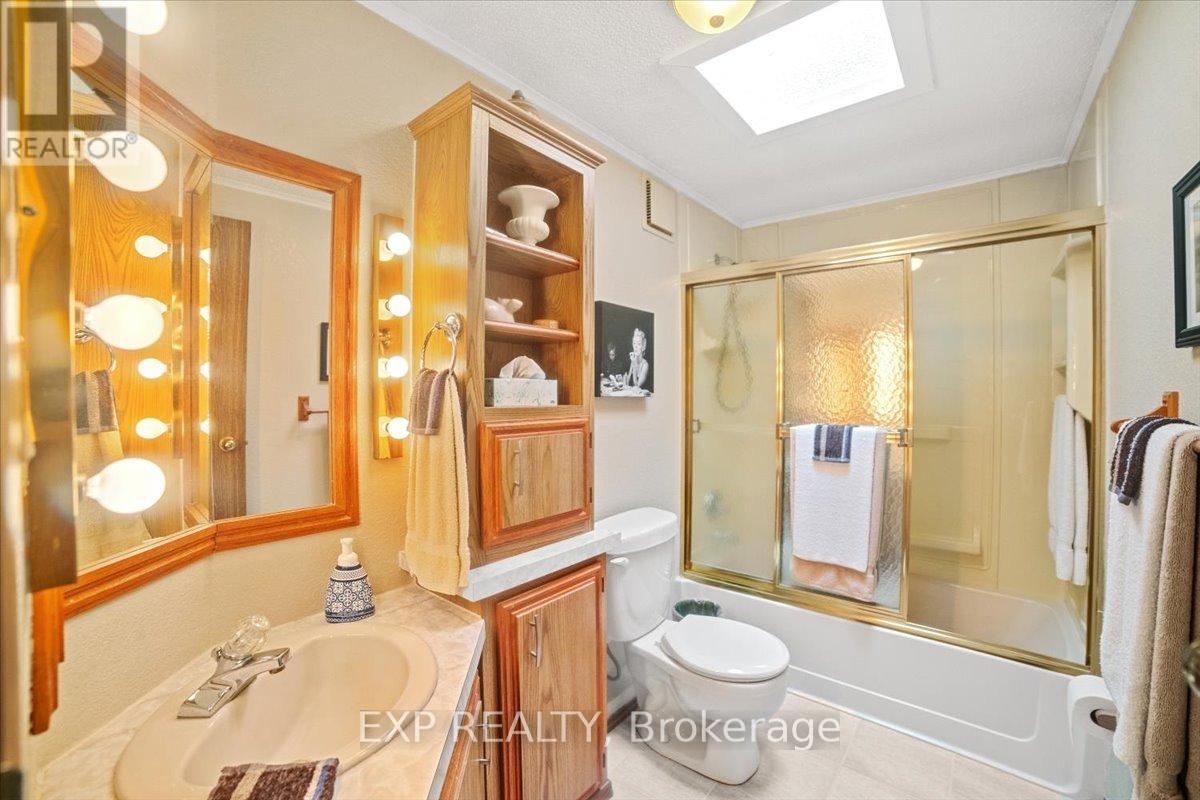 36 Juno Crescent, Georgina, Ontario  L0E 1R0 - Photo 24 - N12592654