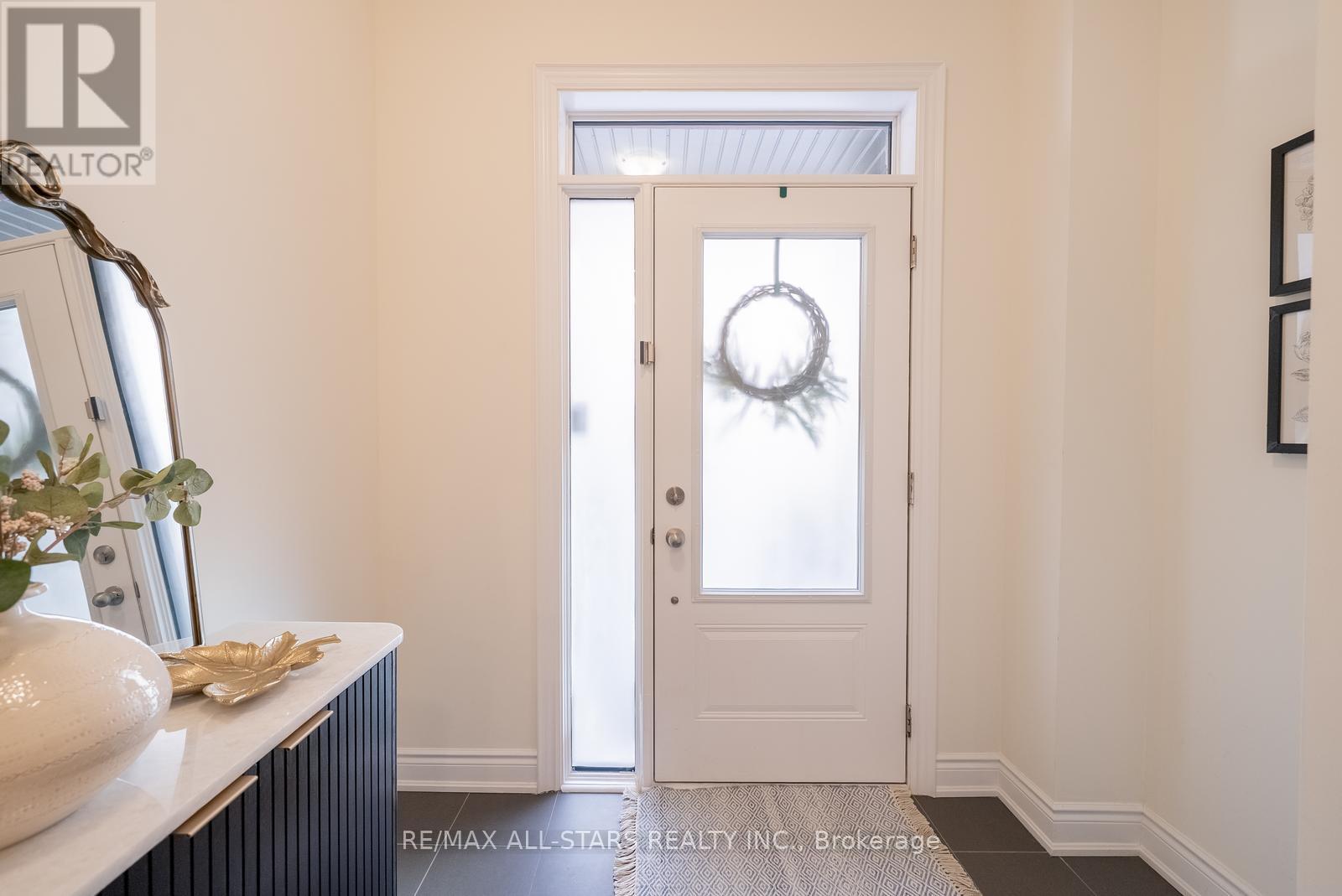 12 Griffith Street, Aurora, Ontario  L4G 7B6 - Photo 5 - N12592680