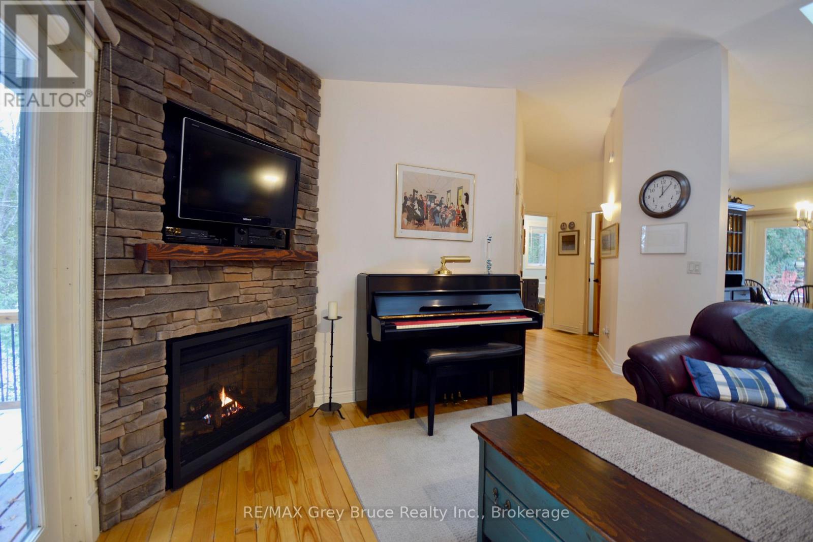 54 Carter Road, Northern Bruce Peninsula, Ontario  N0H 1W0 - Photo 11 - X12592802