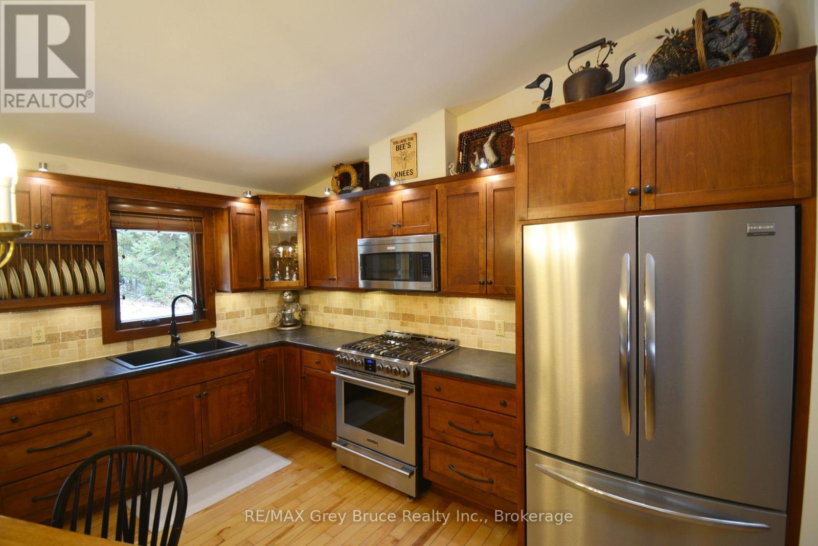 54 Carter Road, Northern Bruce Peninsula, Ontario  N0H 1W0 - Photo 17 - X12592802