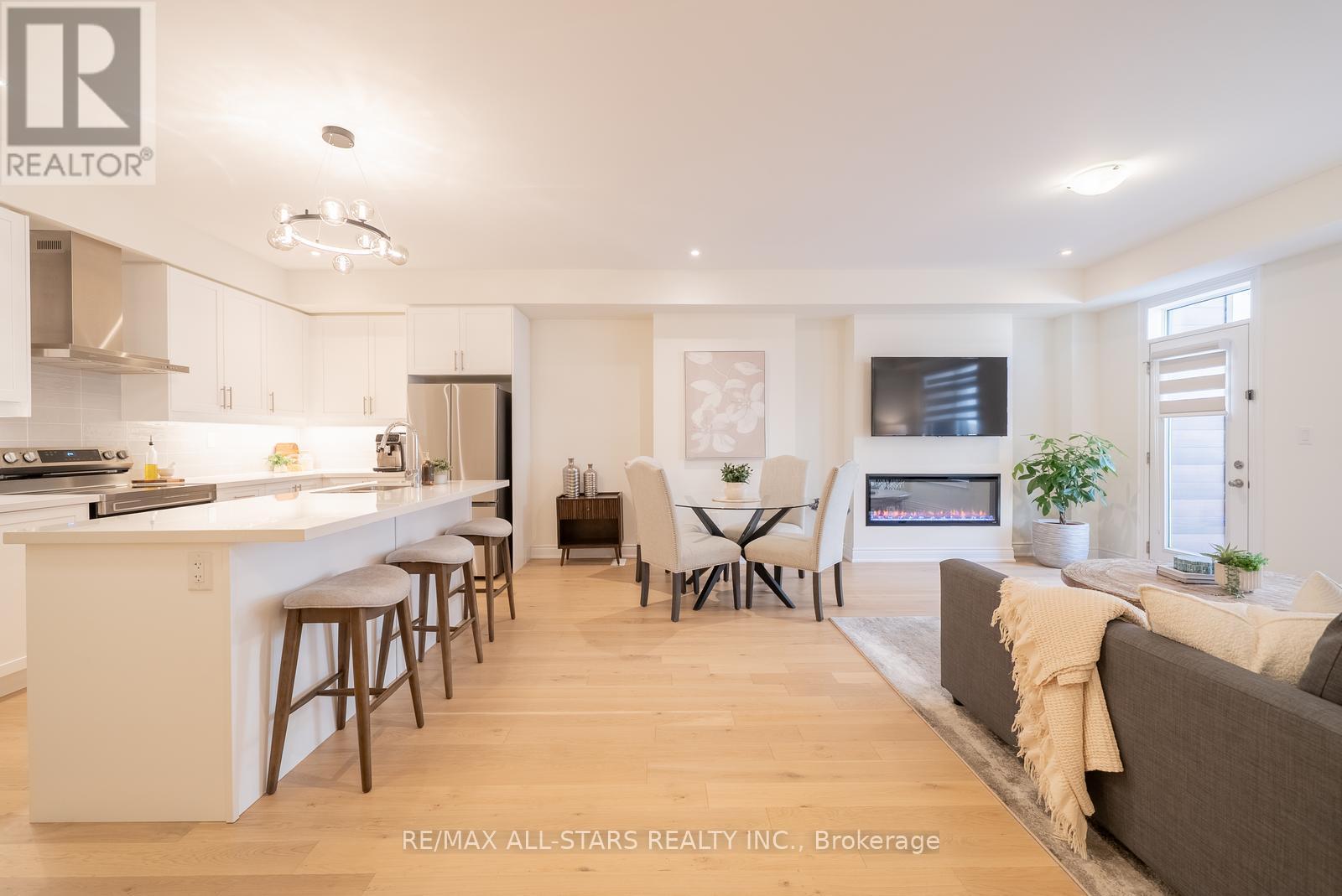 12 Griffith Street, Aurora, Ontario  L4G 7B6 - Photo 8 - N12592680