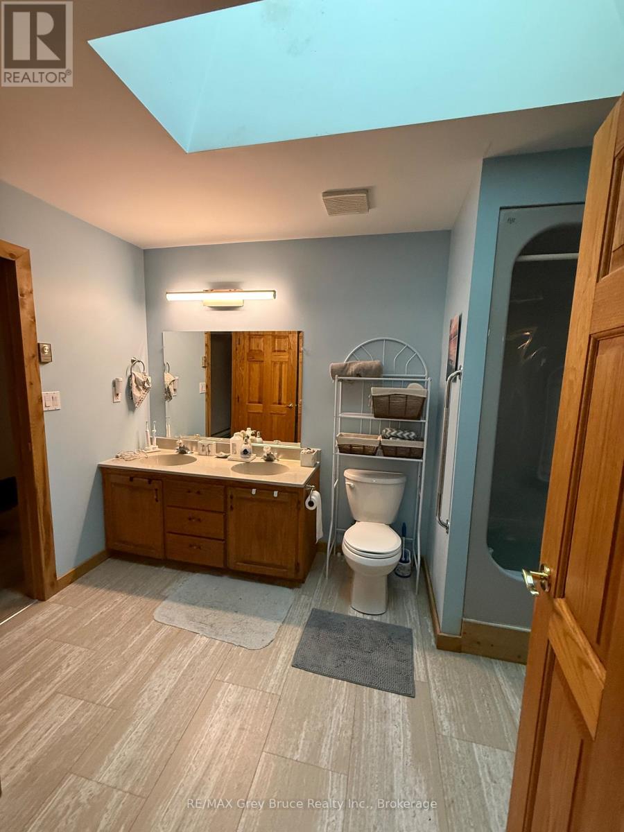 210 Cape Hurd Road, Northern Bruce Peninsula, Ontario  N0H 2R0 - Photo 9 - X12592076