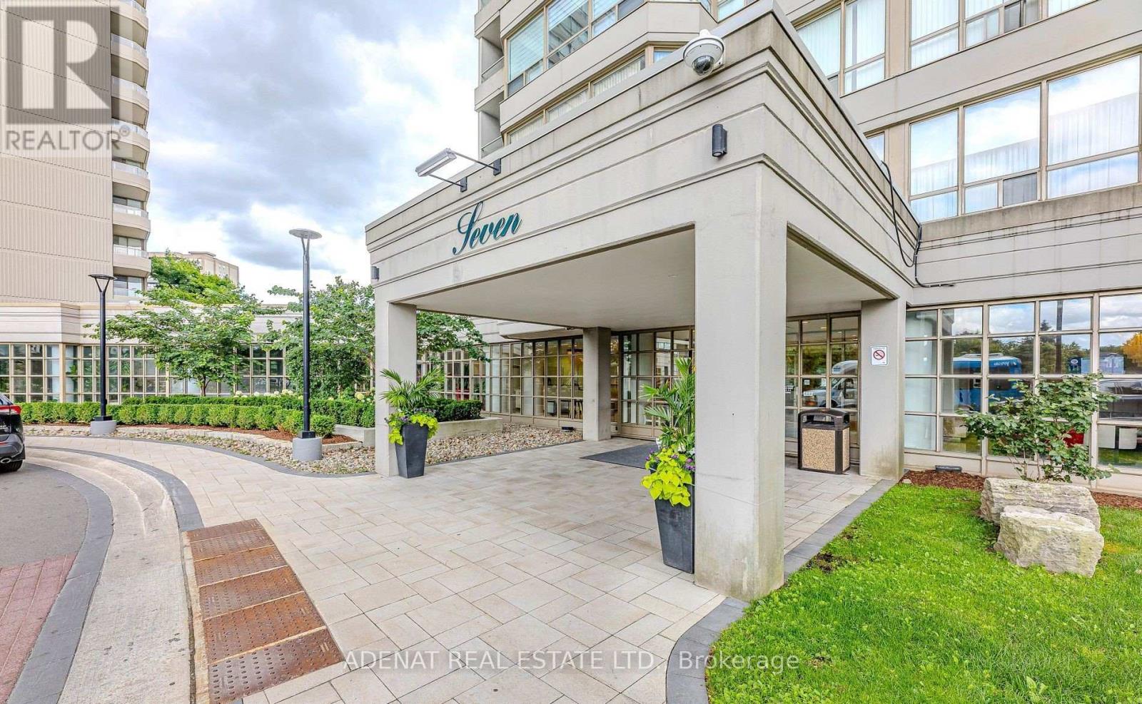 1810 - 7 TOWNSGATE DRIVE, Vaughan, Ontario
