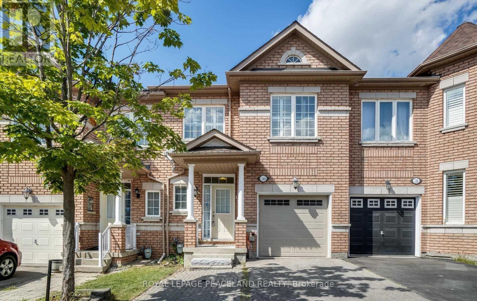 30 - 8 Townwood Drive, Richmond Hill, Ontario  L4E 4Y3 - Photo 2 - N12592690