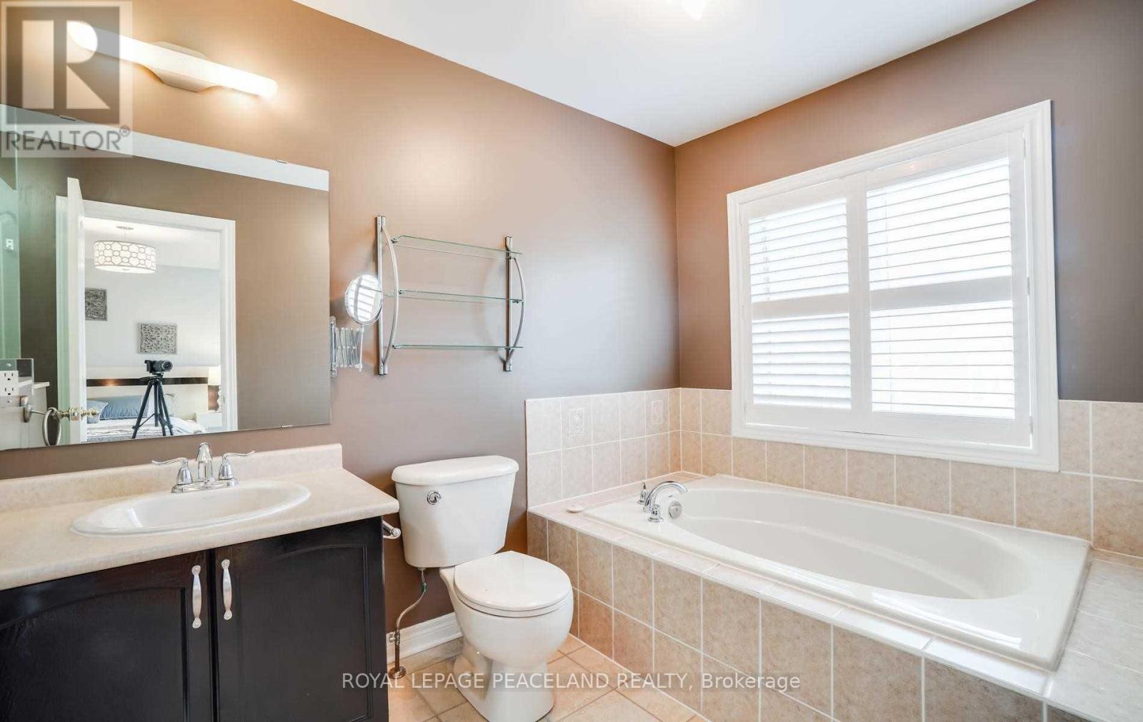 30 - 8 Townwood Drive, Richmond Hill, Ontario  L4E 4Y3 - Photo 23 - N12592690