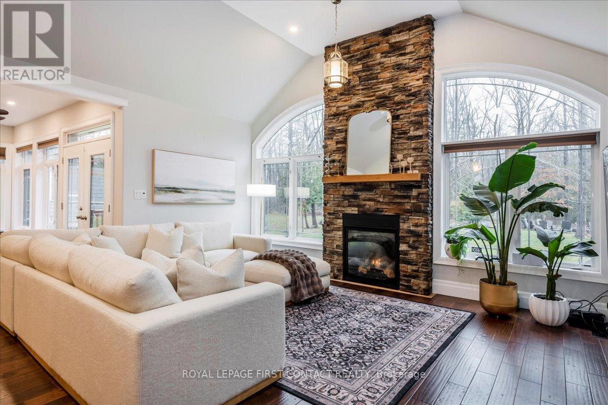 3500 Crescent Harbour Road, Innisfil, Ontario L9S 2Y8 - Photo 4 - N12592758