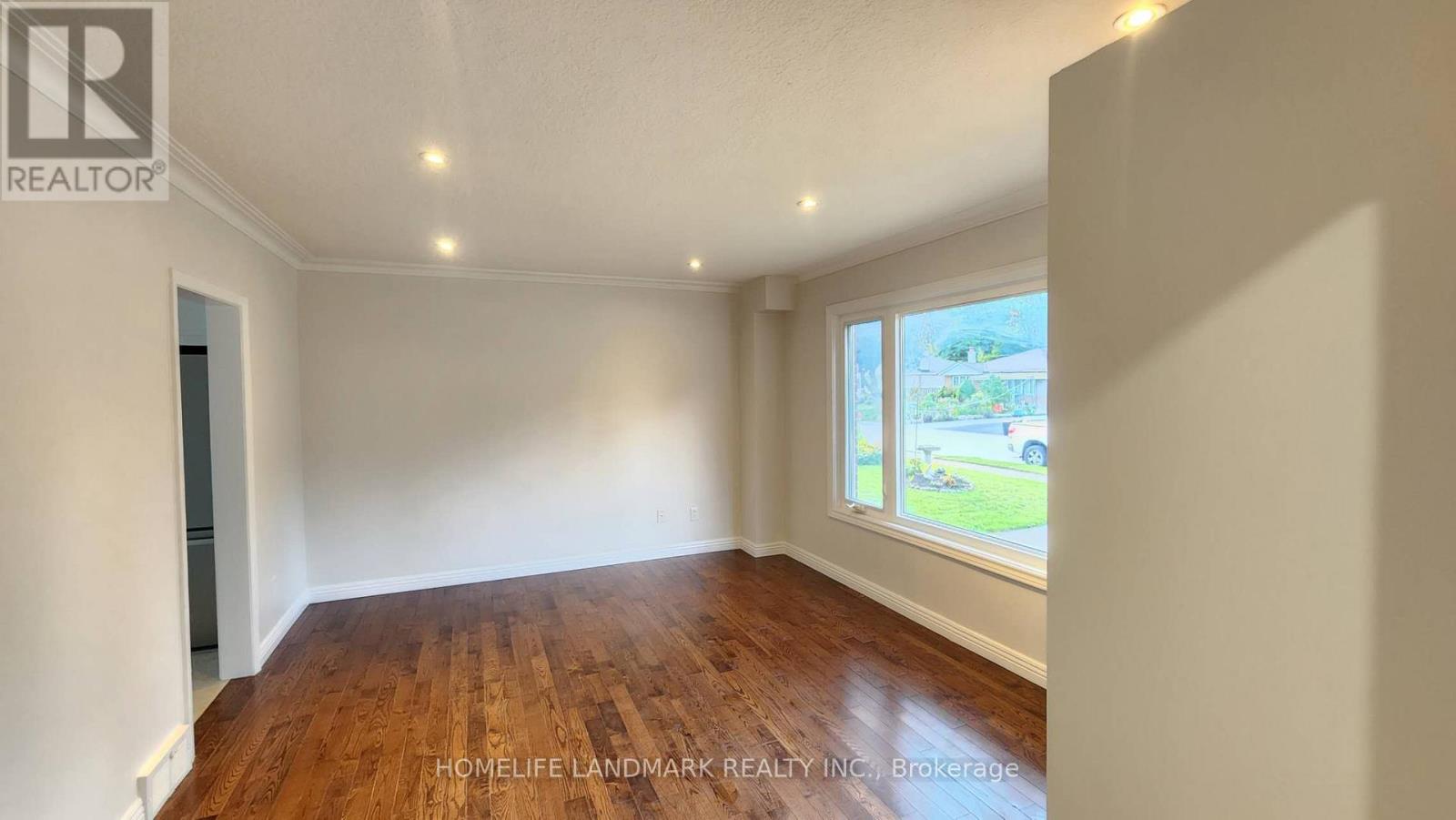 42 Cartier Crescent, Richmond Hill, Ontario  L4C 2N2 - Photo 8 - N12592746