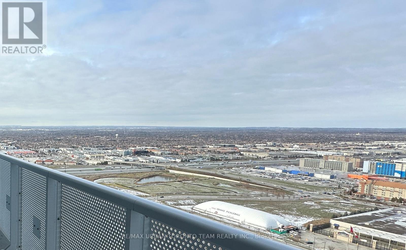 3202 - 8 Interchange Way, Vaughan, Ontario L4K 5Z7 - Photo 5 - N12592768