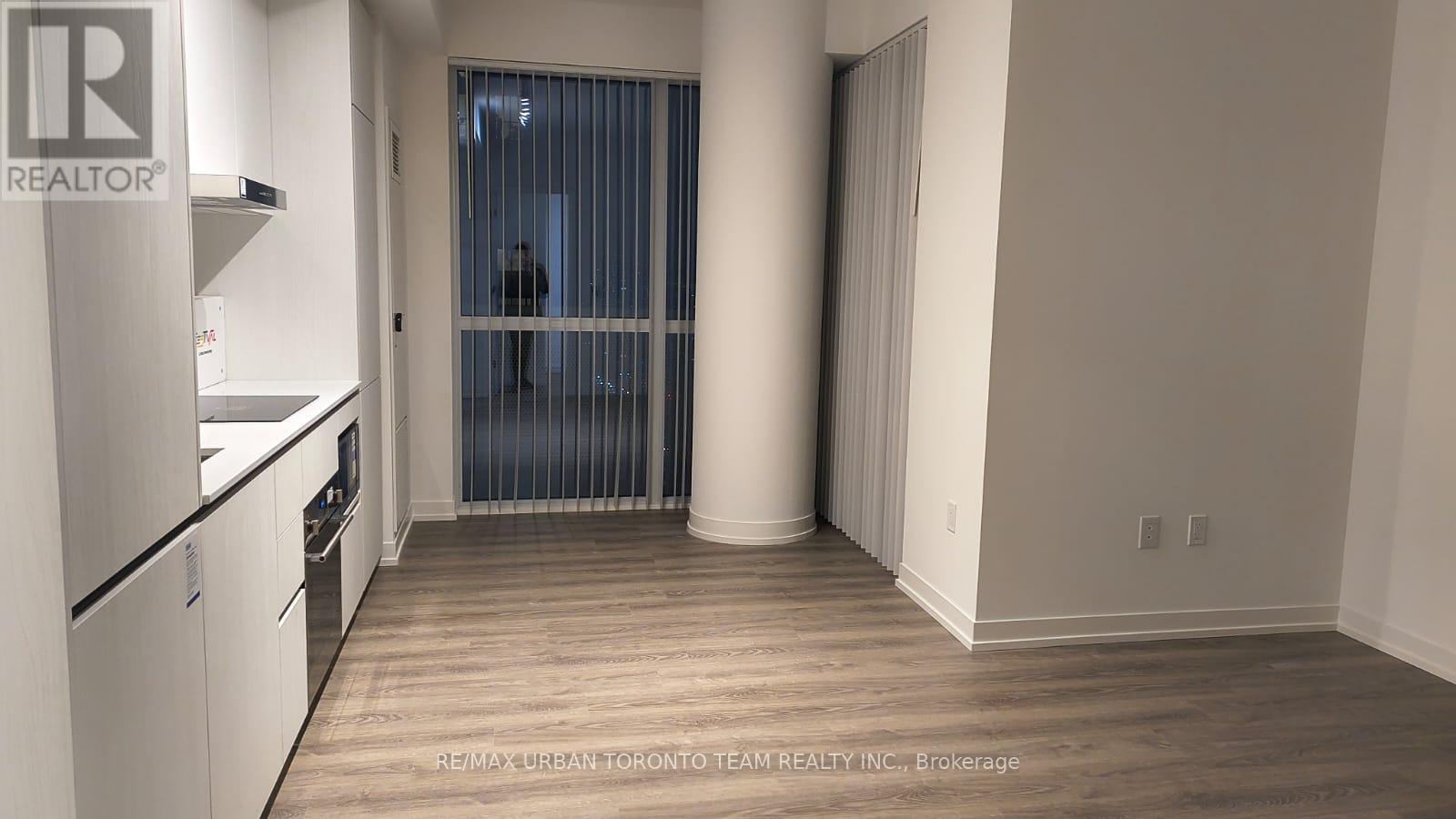 3202 - 8 Interchange Way, Vaughan, Ontario L4K 5Z7 - Photo 7 - N12592768