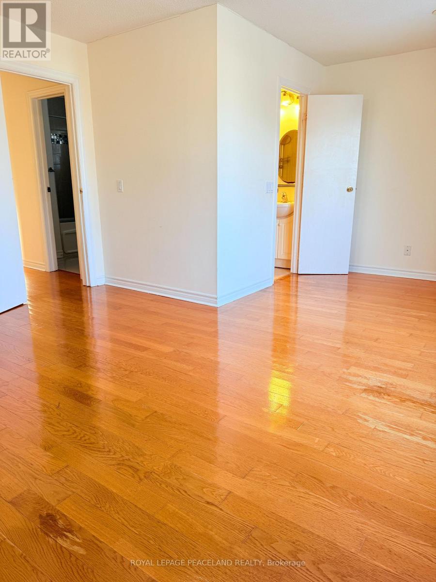 16 Madsen Crescent, Markham, Ontario  L3R 4P3 - Photo 7 - N12592784