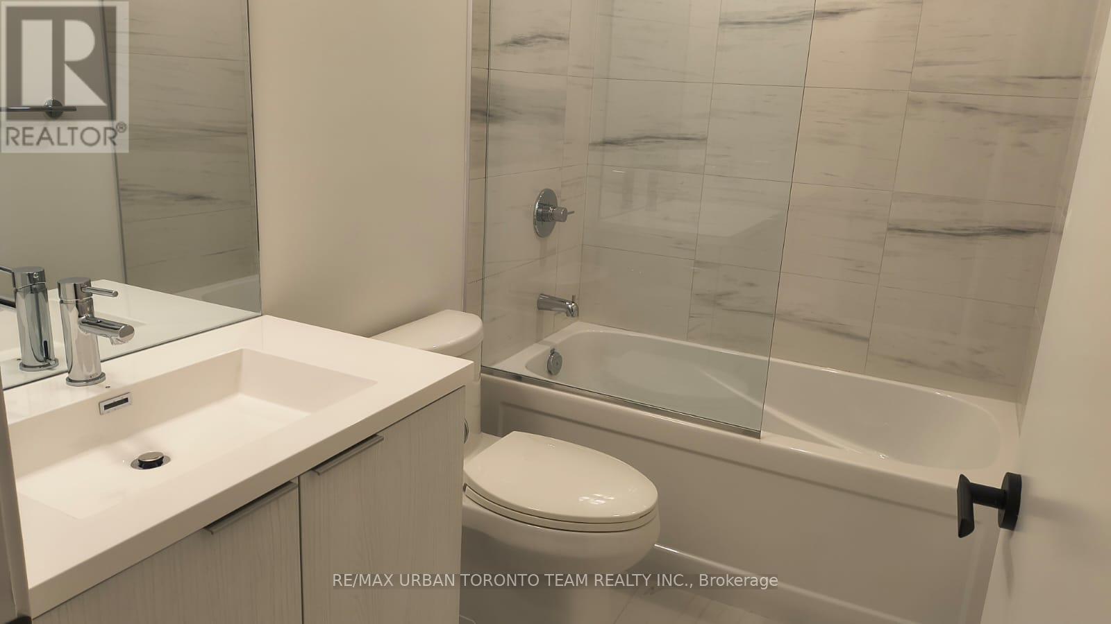 3202 - 8 Interchange Way, Vaughan, Ontario L4K 5Z7 - Photo 13 - N12592768