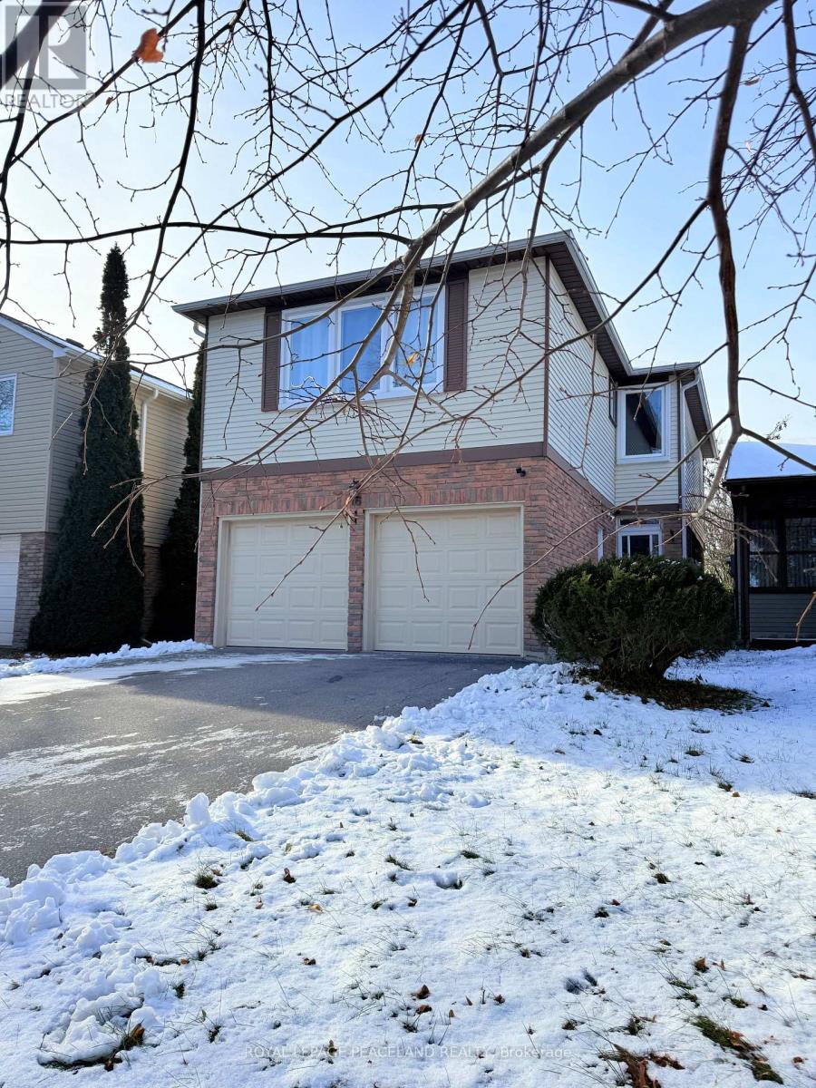 16 Madsen Crescent, Markham, Ontario  L3R 4P3 - Photo 2 - N12592784
