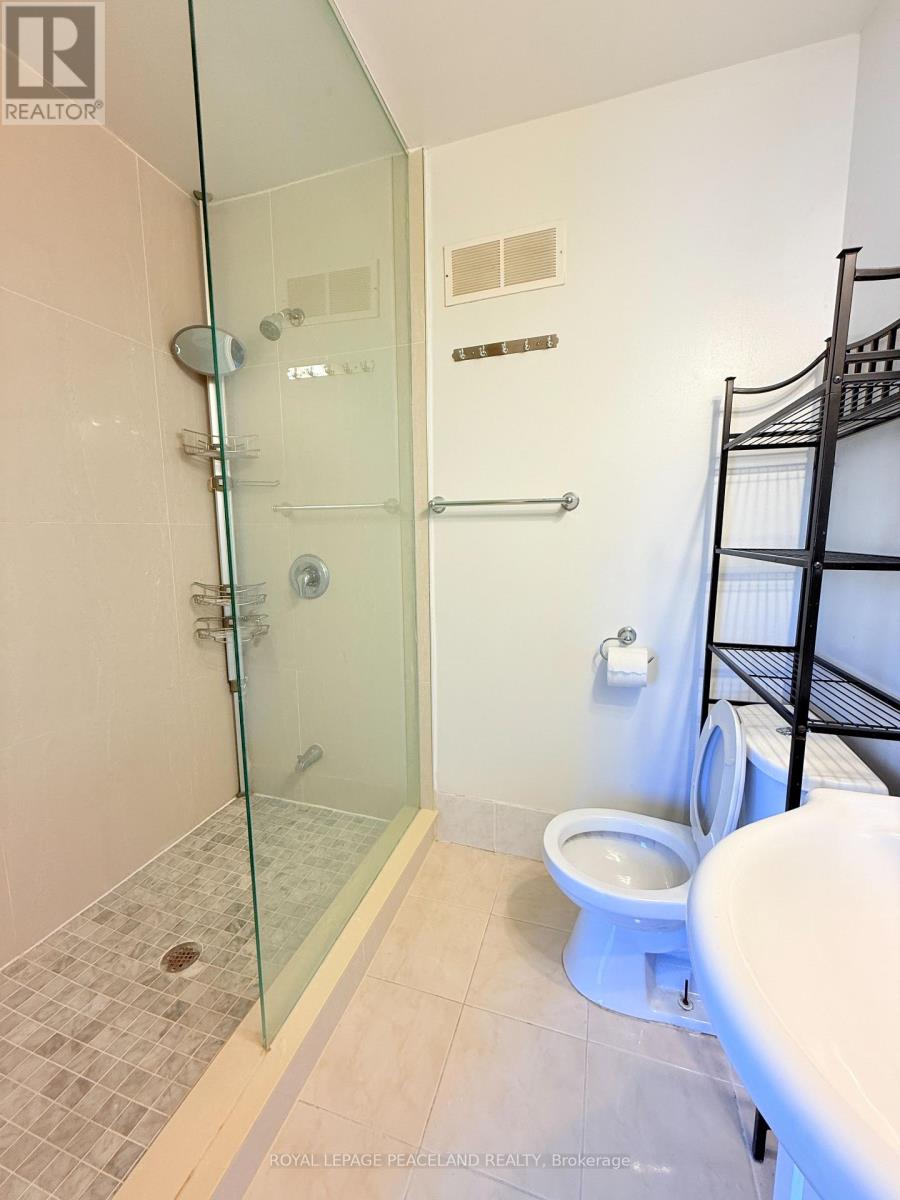 16 Madsen Crescent, Markham, Ontario  L3R 4P3 - Photo 9 - N12592784